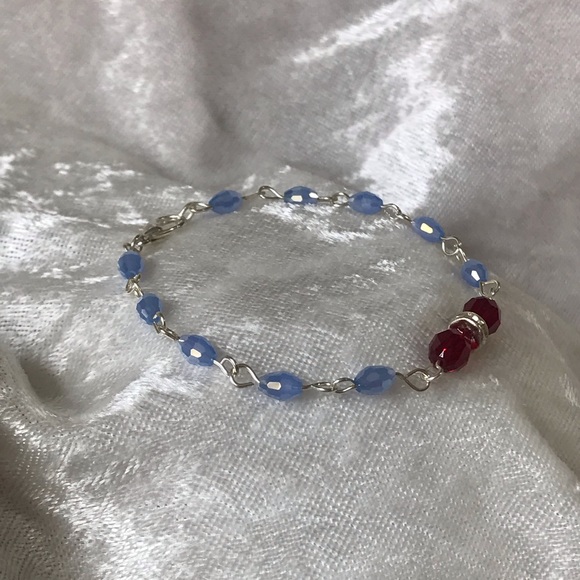 Red Bow - Picture 2 of 7